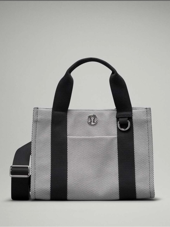 lululemon athletica Handbags - NWT Lululemon Two Tone Canvas Mini Boxy Tote 4.5L - Black BUNDLE